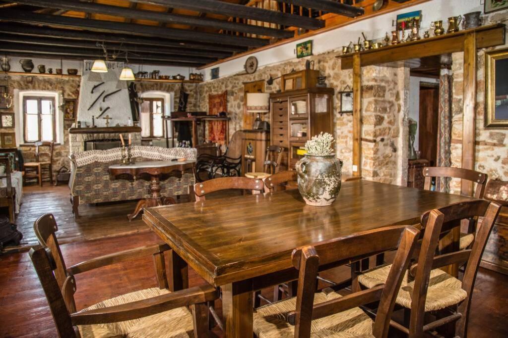 Villa Pontinos Old House Míloi Esterno foto